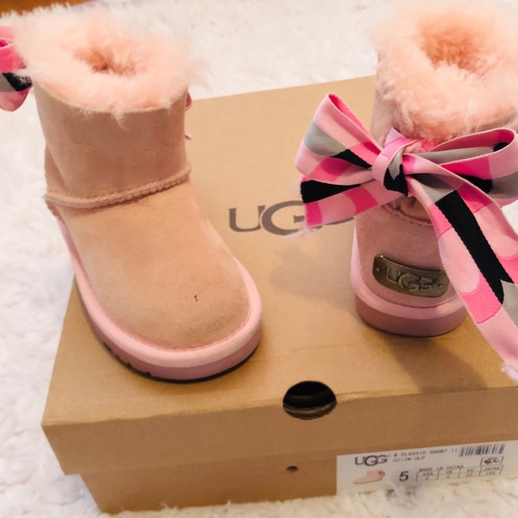 pink boy uggs